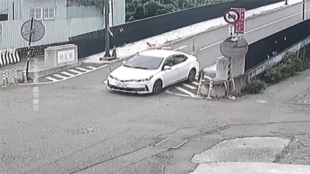離譜！南投綠美橋禁汽車通行　駕駛仍逆向硬闖壓上人行道
