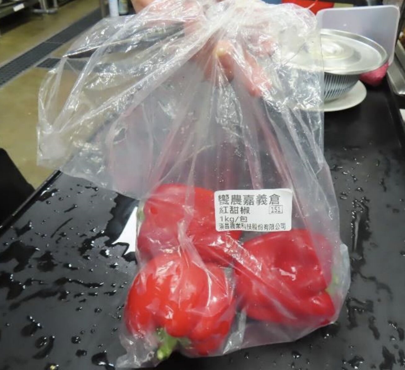 食藥署稽查蔬果農藥超標! 寒舍艾美、林酒店、饗泰多上榜 12 食藥署稽查蔬果農藥超標! 寒舍艾美、林酒店、饗泰多上榜 11