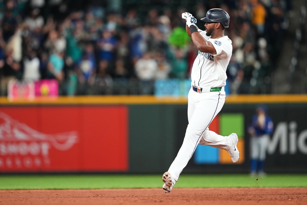MLB(影)／這球到底飛多遠！升大聯盟才8天蒙特斯炸474英尺怪物彈刷新主場紀錄