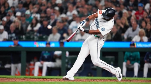 MLB(影)/這球到底飛多遠!升大聯盟才8天蒙特斯炸474英尺怪物彈刷新主場紀錄