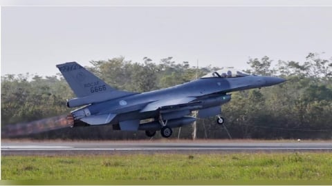 首批2架F-16V卡在夏威夷逾2週 台灣苦等不到交機「原因不明」
