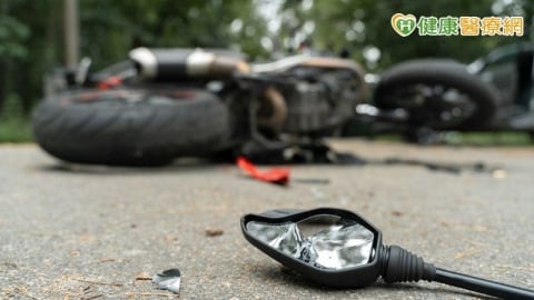 車禍重擊致多重粉碎骨折！跨科團隊分秒必爭緊急復位手術