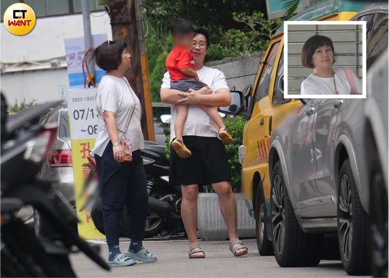 7月本刊曾直擊Selina和伴侶小徐接兒子「小腰果」一家三口的幸福模樣。（圖／本刊攝影組）