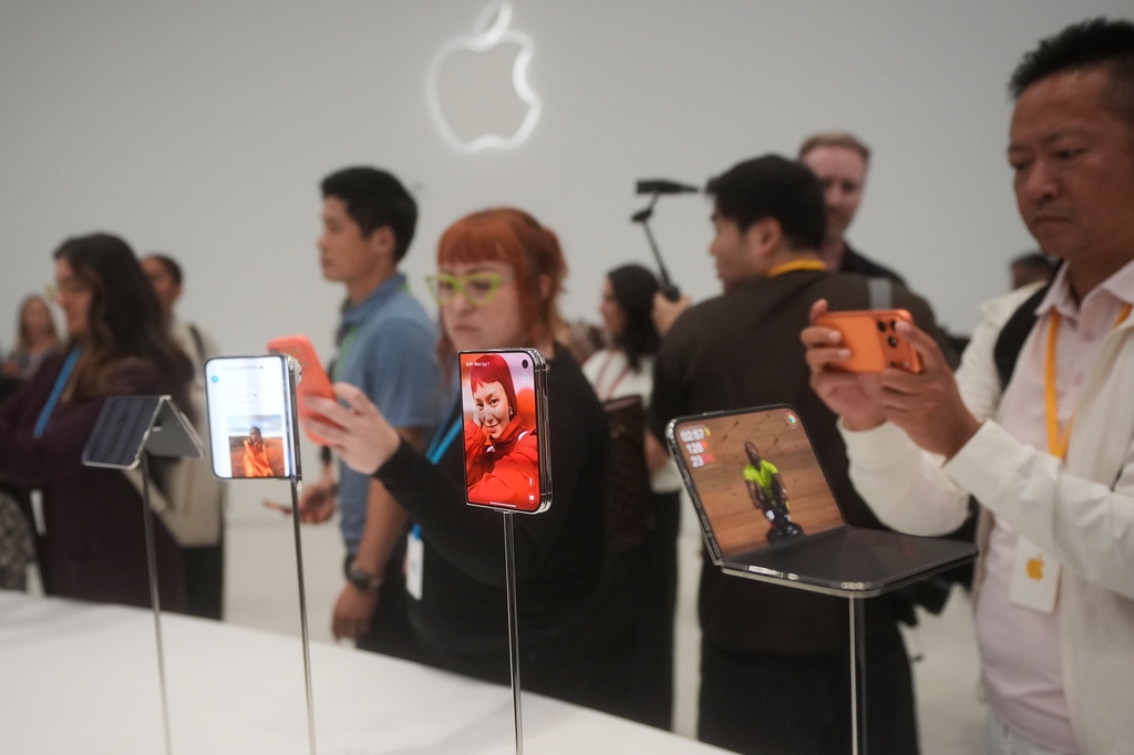 蘋果首款摺疊機「最貴近12萬元」!iPhoneDuo「台灣預購時間」曝光