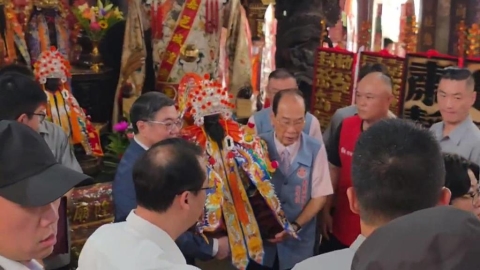鬼門關!嘉義城隍夜巡祈福 卓榮泰接駕抬轎參與民俗盛典