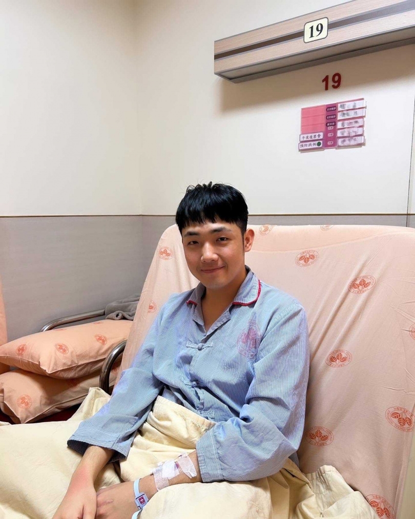 孝順的張龍捐肝救父。(圖/翻攝自張龍臉書)