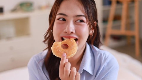 明明剛吃飽卻又想吃甜食?認識情緒性進食與日常放鬆方式