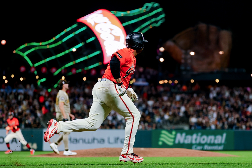 MLB(影)/近18戰狂轟11發卻突然關機!迪佛斯核心肌群受傷恐動刀本季提前報銷