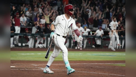 MLB(影)/響尾蛇台美混血球星「卡仔」炸裂驚天再見轟!賽後受訪直呼「不可思議」