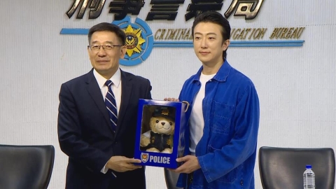 男明星差點上當！張懷秋現身刑事局　親曝險中招「幽靈包裹」經歷