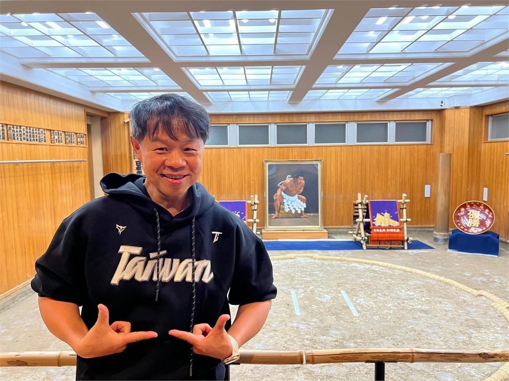台大名醫批柯文哲!下秒竟遭醫院小草報復「停車位丟垃圾」他嘆:要付出代價