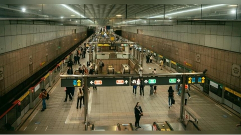 捷運優化空間!連2起「抓不到扶手」跌到 北捷回這句引眾怒