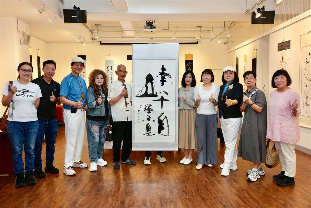 書畫鬼才揮灑24節氣 一把美工刀於方寸間遊走!黃明勝暌違五年個展「24節氣」