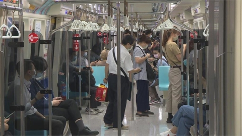 北捷連2天乘客摔倒!官方稱「非優化列車」網怒點名蔣萬安:拜託自己搭一次