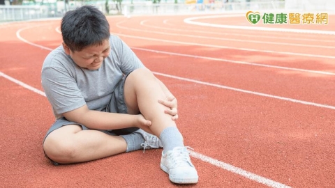 雷射針灸是什麼?和傳統針灸有何不同?中醫解析原理、特色與應用