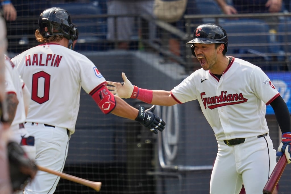 MLB(影)/首轟賞教練一巴掌爆紅!哈爾平這次一棒轟上龍頭 守護者3連霸希望復活
