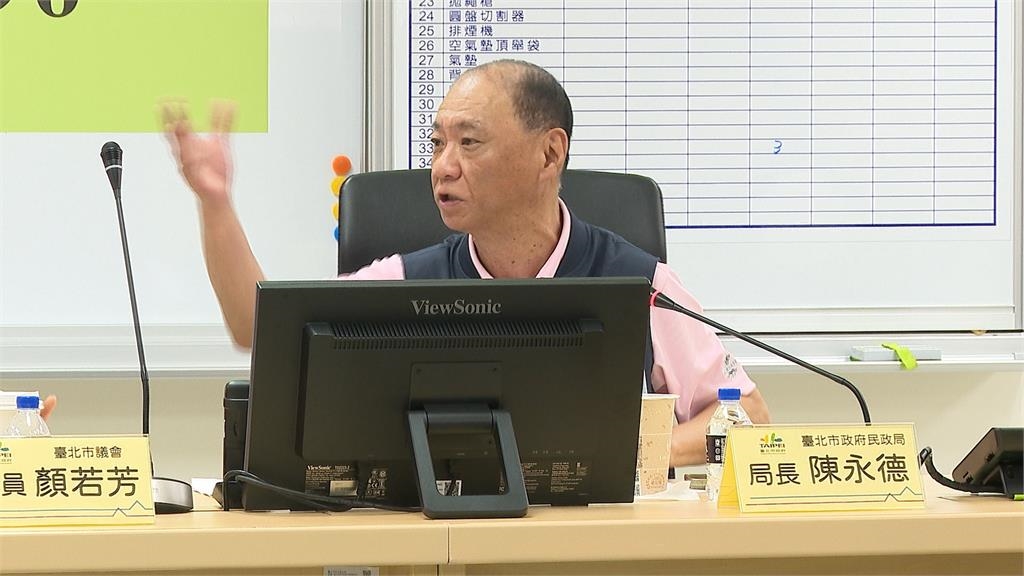 備詢期間被抓包玩手遊 北市民政局長陳永德出面致歉