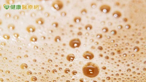 DIY後尿尿冒泡?醫揭泡泡尿可能原因 出現「這種情況」建議檢查