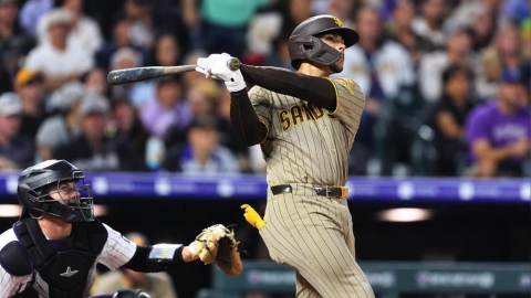 MLB(影)/20歲天才捕手炸裂426英尺!薩拉斯第一轟出爐 寫下35年罕見紀錄