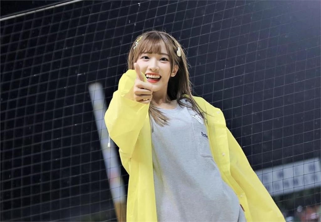 中信啦啦隊女神大巨蛋應援遭球擊中！她還原驚險瞬間　心疼球員恐痛10倍