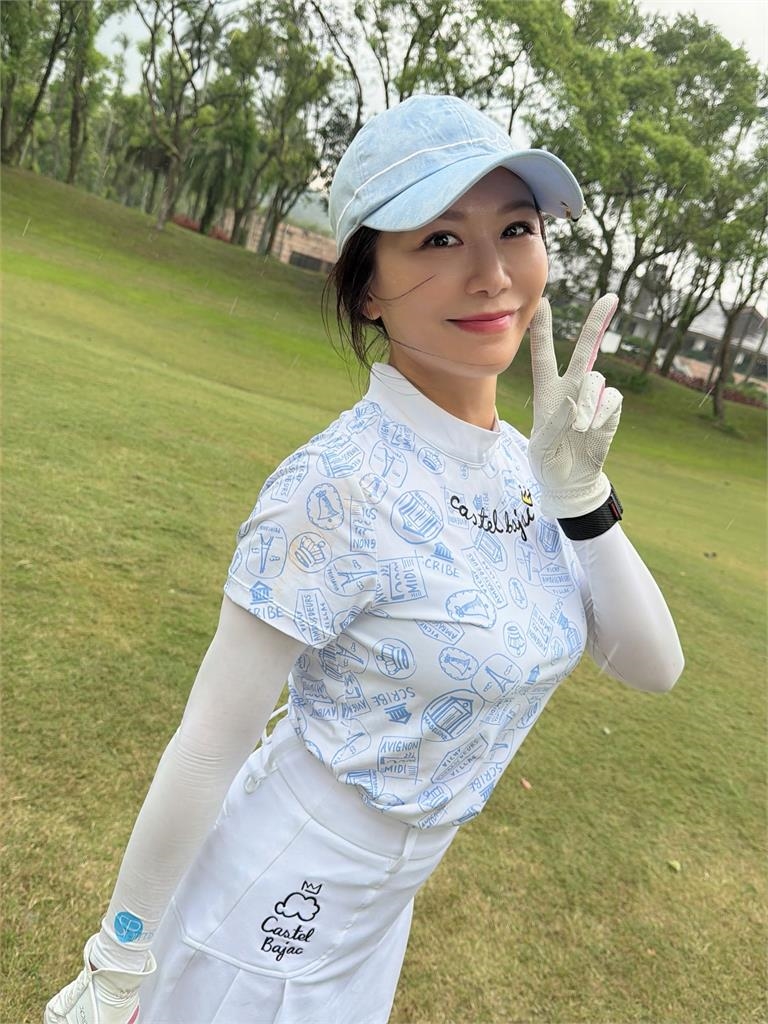 佩甄自爆每天傳「早安色情圖」給尪!羞揭「這1大尺度造型」慘被大伯撞見:弄了半天