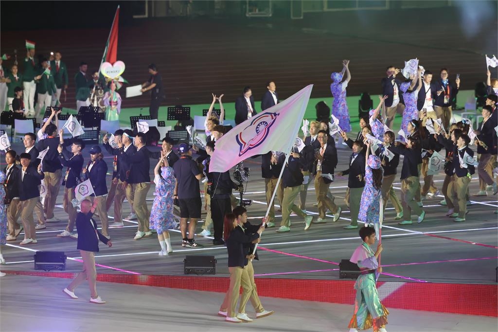 快新聞/為482位台灣英雄應援!吳沛憶、黃捷驚喜現身亞運開幕式
