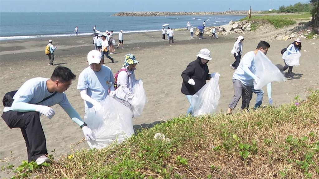 虎航響應國際淨灘日 黃偉哲:用行動來善盡社會責任