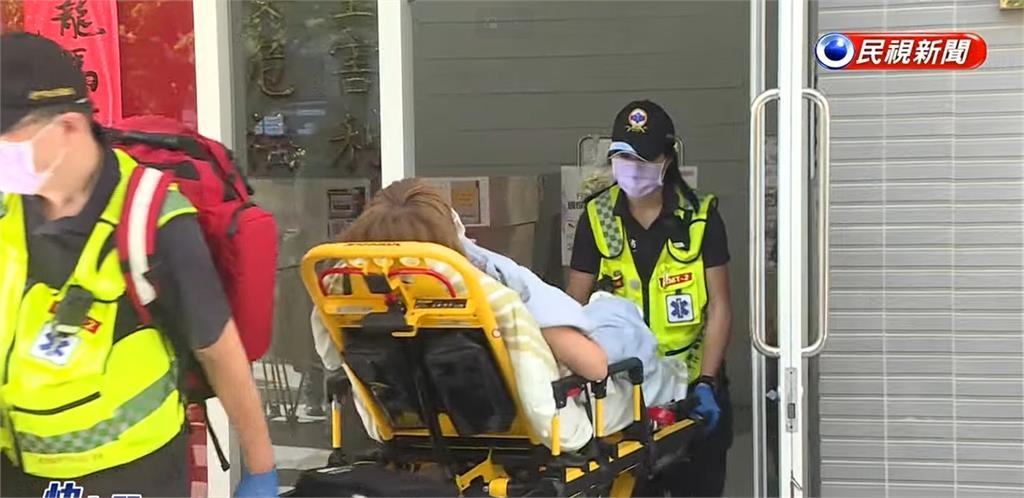 最新/李沛綾控前夫施暴「警局突撐不住」急送醫! 被抬上擔架「崩潰吼1句」畫面曝光