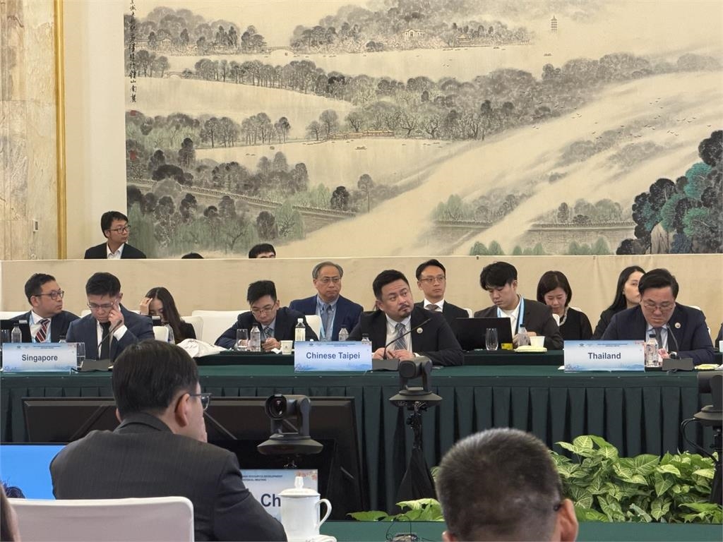 快新聞/不卑不亢外交典範!洪申翰APEC捍衛台灣勞工權益 各國迴響熱烈