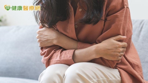 事情還沒發生就開始焦慮?教你「3個步驟」把注意力拉回當下