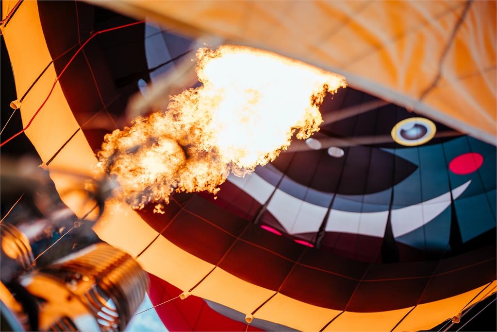 「2026高雄愛．月熱氣球」本周登場　高雄熊重返月世界邀您一起追球趣