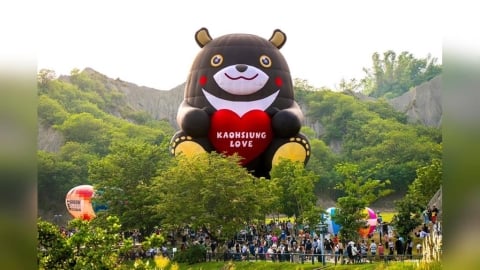 「2026高雄愛.月熱氣球」本周登場 高雄熊重返月世界邀您一起追球趣