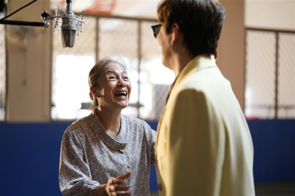蕭煌奇和潘麗麗在《接招吧！製作人》上演動人祖孫情（圖／壹壹影業 提供）