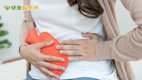 17公分肌瘤比棒球還大!50歲女擔心開腹手術 改採肚臍單孔治療