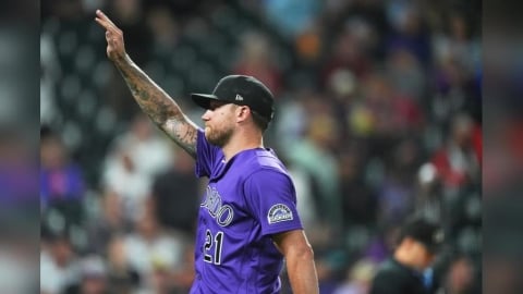 MLB(影)/落磯主場狗狗主題日戰響尾蛇!和主人一起見證連續百敗難堪紀錄