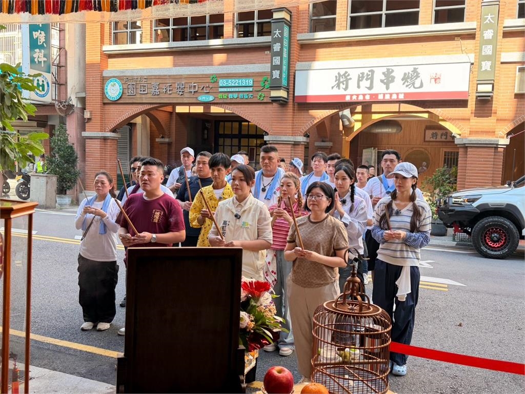 李雅英體驗手工製作米粉失手甩飛!被邀請賠償「5000元」嚇得花容失色