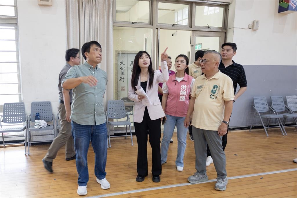 快新聞/吳沛憶偕張廖萬堅會勘5校!爭取近2500萬更新PU跑道、球場