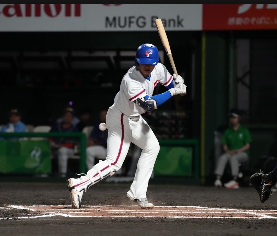 亞運/台灣棒球隊遭6次觸身球伺候球迷怒!香港隊總教練賽後澄清:不是故意的
