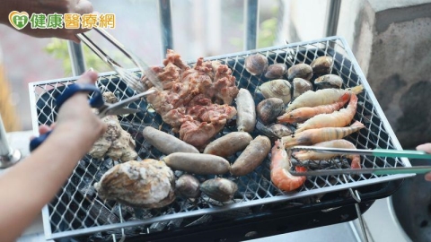 中秋月餅、烤肉怎麼吃?營養師教「3原則」兼顧美味與健康