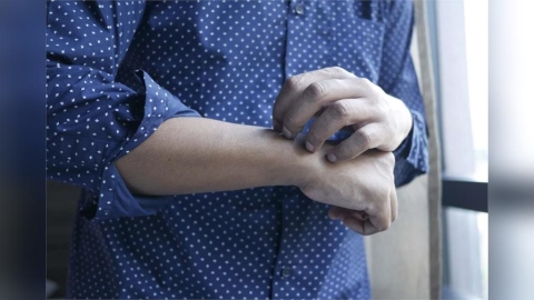秋天病乾癢抓不停   狂擦乳液也沒用？醫揭保溼「最重要時間點」