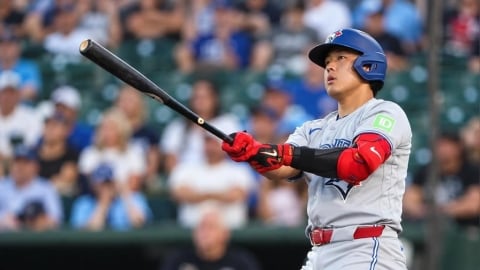MLB(影)/30歲才闖大聯盟照樣轟!岡本和真菜鳥年33轟、92打點雙破隊史紀錄