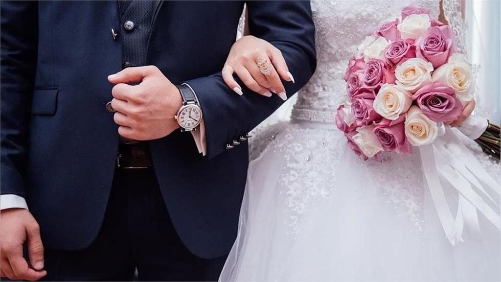 新婚夫妻必看！婚假14天「全薪」十月上路　勞動部揭「1情況」已登記也適用