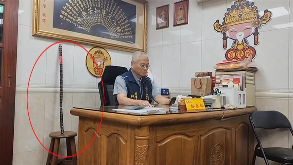 「蔗」下「甘」尬!蔣萬安收多節甘蔗遺忘好意 沈伯洋當寶刀珍藏