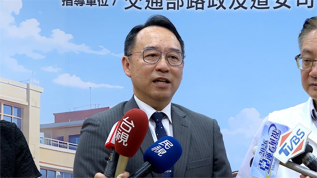 和泰集團捐導護裝備.新道具 提醒停讓守護孩童安全