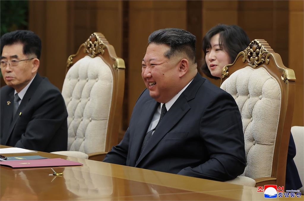金正恩狂嗑牛排龍蝦「胖到140KG」還患重度菸癮!專家爆「過渡期領導人」是她