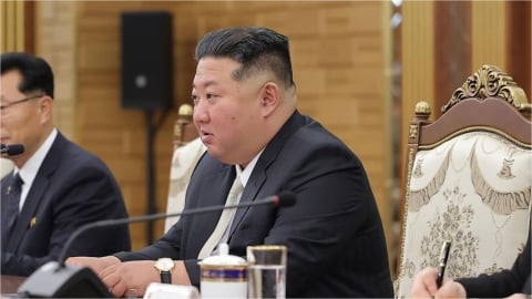 金正恩狂嗑牛排龍蝦「胖到140KG」還患重度菸癮!專家爆「過渡期領導人」是她
