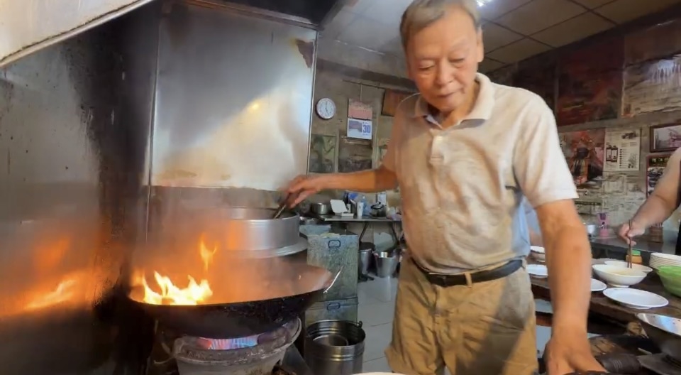 台南48年名店「阿江鱔魚」不關了 73歲老闆:姪子接手