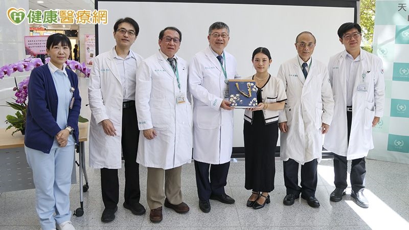 ▲曾接受新生兒外接服務的媽媽親自出席分享會表達感謝。(輔醫提供)