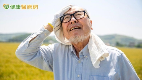 秋老虎發威別輕忽!臉歪手軟應警覺 牢記口訣把握搶救時間