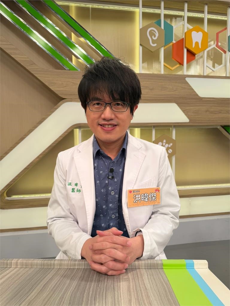自豪不用葉黃素保健品!王思佳瘋狂追劇後一早醒來視線全霧了